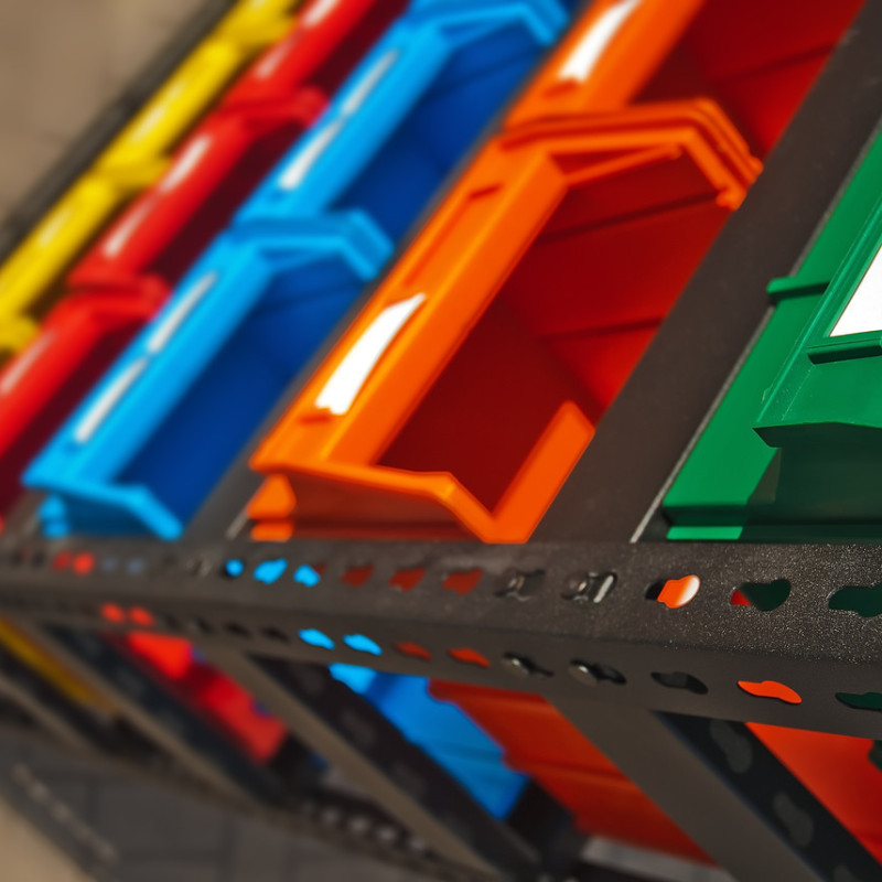 Стелаж 1800 мм для зберігання метизів з чорними ящиками 350х210х200 мм