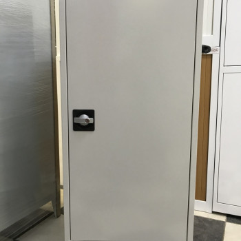 Мобільна шафа для зберігання ноутбуків