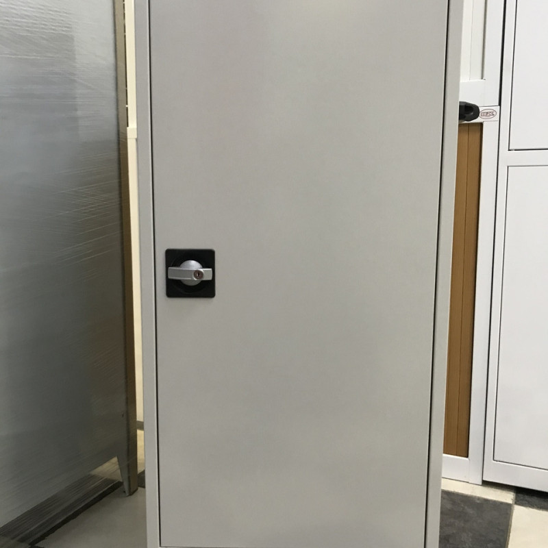 Мобільна шафа для зберігання ноутбуків