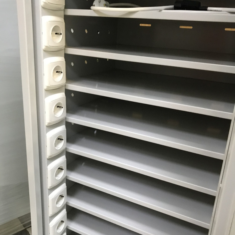 Мобільна шафа для зберігання ноутбуків