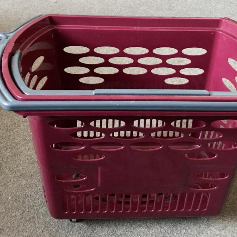 Кошик на колесах (лісова ягода)