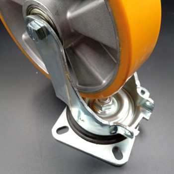 Колесо 200 мм, навантаження 800 кг, алюміній/поліуретан з поворотним посиленим кронштейном