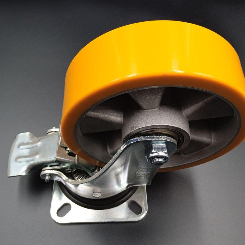 Колесо 160 мм, навантаження 600 кг, алюміній/поліуретан з поворотним посиленим кронштейном  і гальмом