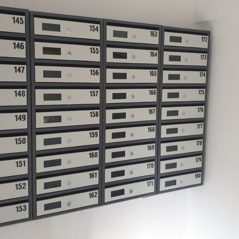 Поштова скринька на 9 квартир із задньою стінкою