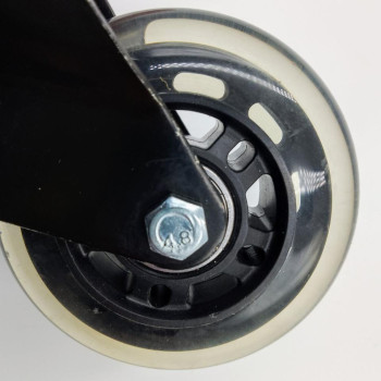 Колесо 75 мм поворотне зі шпилькою М11 (силікон, 55 кг)